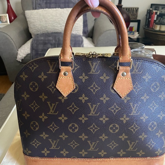 Louis Vuitton Handbags - Authentic Louis Vuitton Alma PM